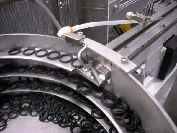 vibratory bowl feeders